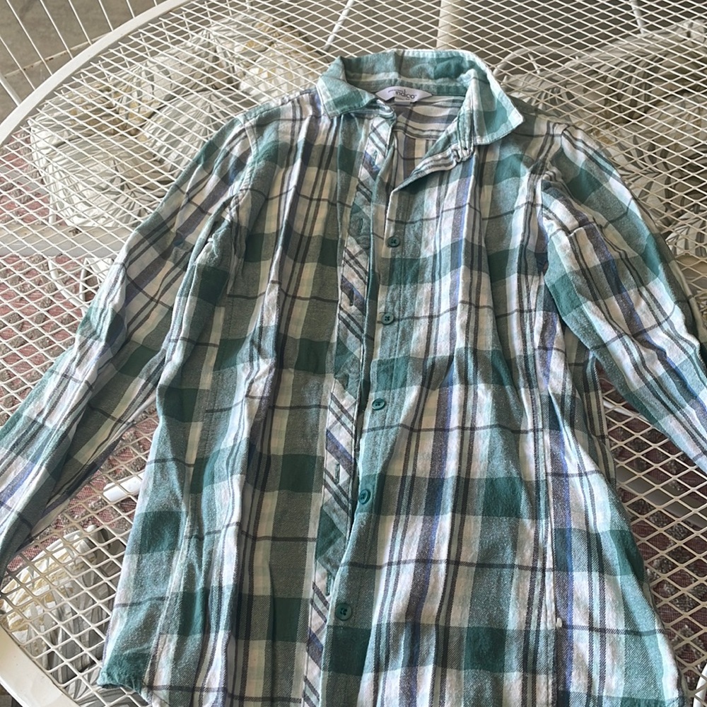 Great northwest long sleeve button up shirt